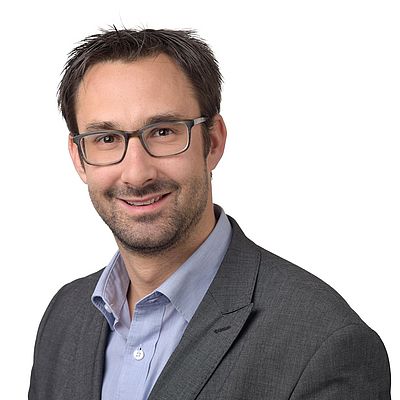 Matthias Hiestand, économiste d’entreprise HES et conseiller clientèle commerciale dans une banque suisse